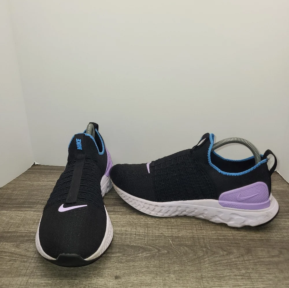 Size 9.5 - Nike React Phantom Run Flyknit 2 Black/Barely Grape Running Shoes